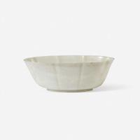 A Chinese pale greyish-white jade lobed oval bowl 灰白玉莲瓣碗