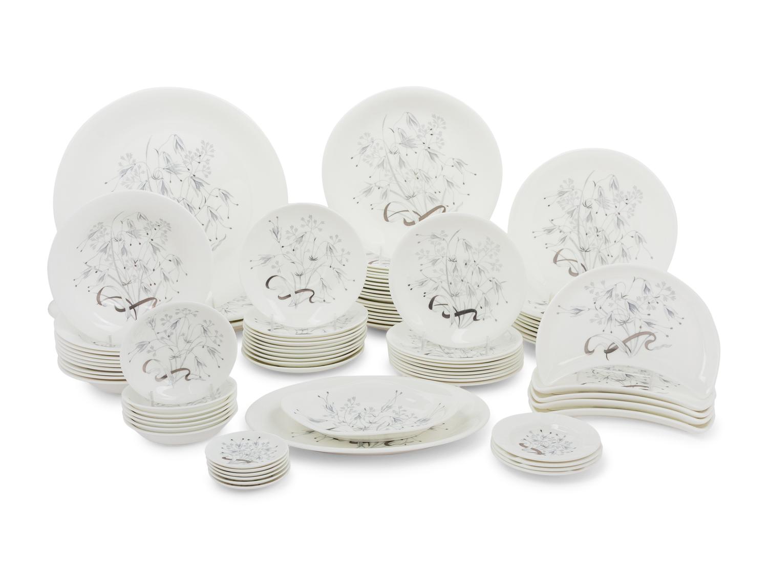 A Wedgwood Porcelain Dinner Service