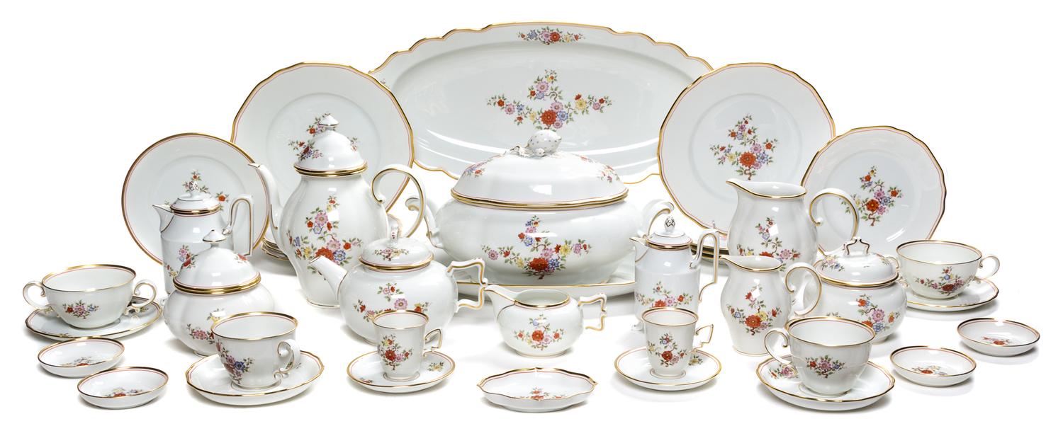An Augarten Porcelain Dinner Service Width of widest 20 1/2 inches. — 20TH CENTURY
