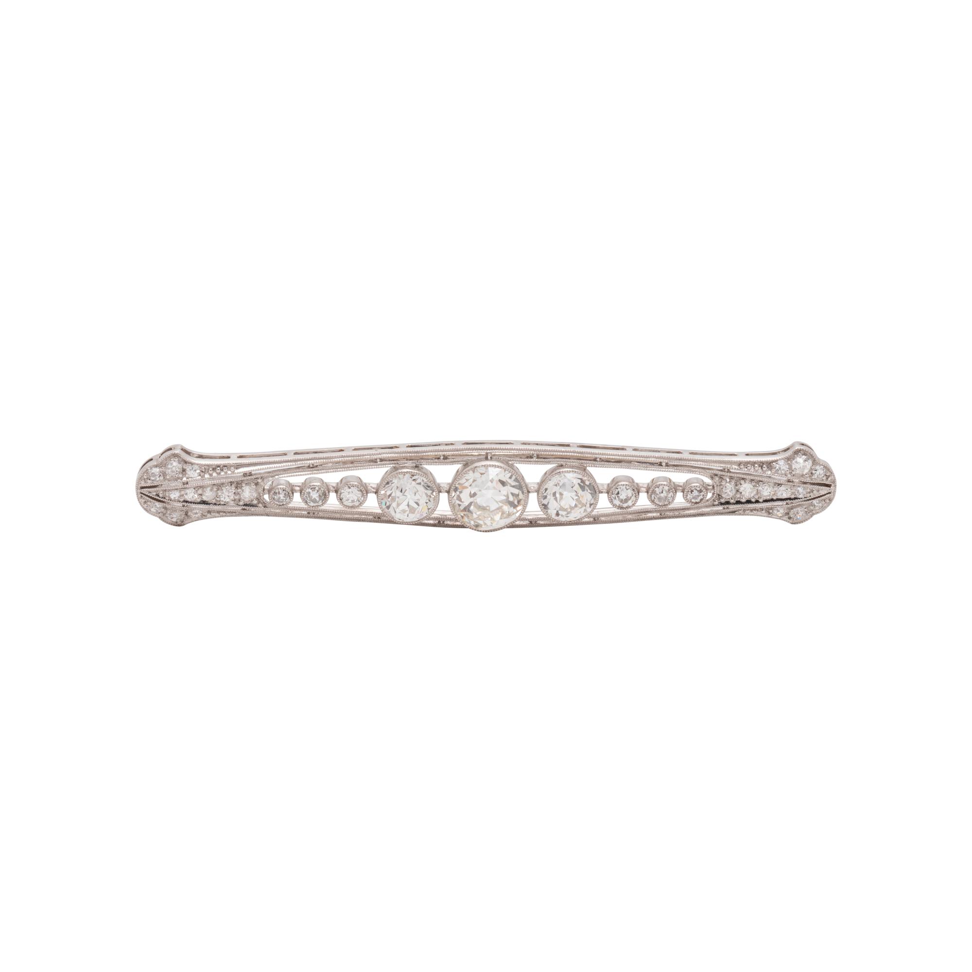 ART DECO, PLATINUM AND DIAMOND BAR BROOCH