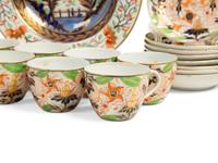 An English Coalport Porcelain Service in the Imari Palette — POSSIBLY JOHN ROSE, 19TH CENTURY