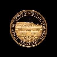 [PRIVATE ISSUE] 1969 Queen Elizabeth II's State Visit to Austria Commemorative Gold Medallion