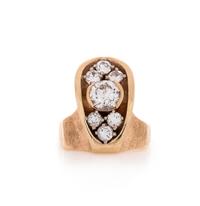 YELLOW GOLD AND DIAMOND RING