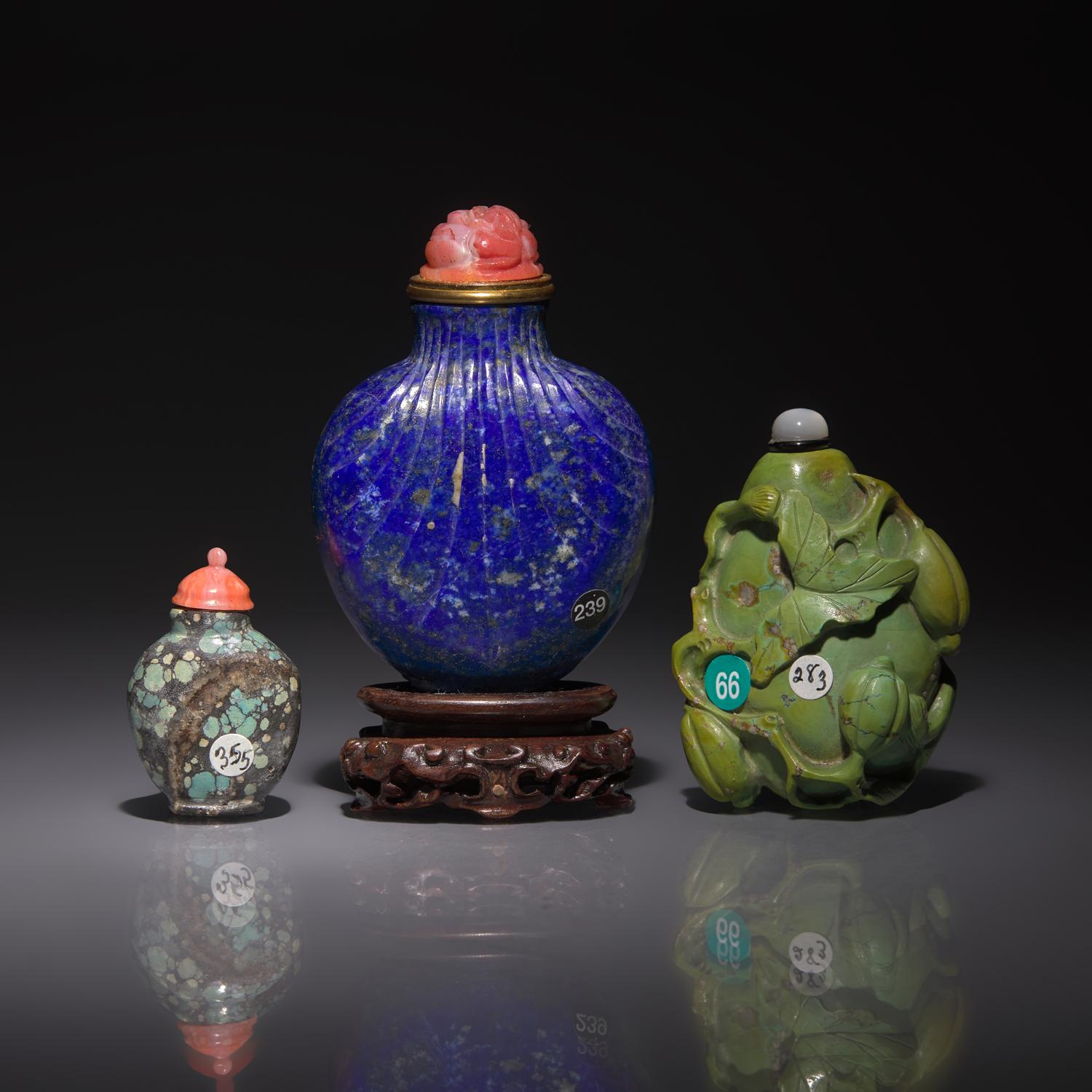 Three Chinese Semiprecious Stone Snuff Bottles, 18th-19th/20th Century — 清中期民國 青金石、松石鼻烟壺三支