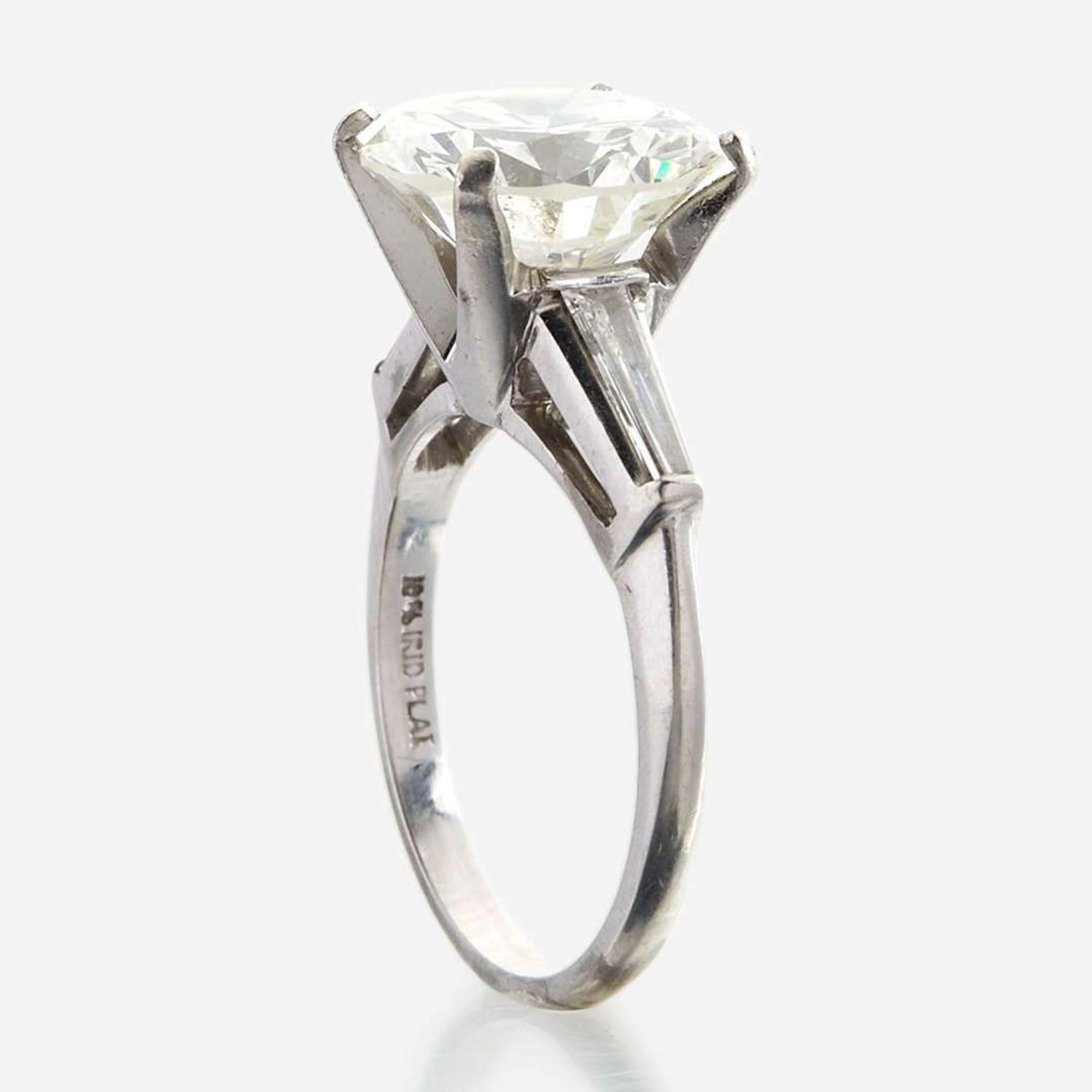 A diamond solitaire