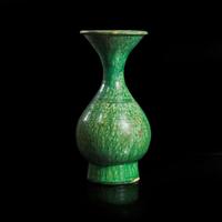 An unusual green-glazed pottery vase 綠釉壺式瓶 Liao dynasty ??