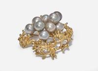 A 14K Yellow Gold and Grey Pearl Brooch
