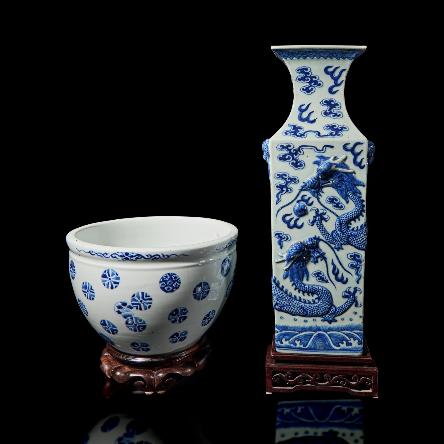 Two Chinese Blue and White Porcelain Wares, 19th-20th Century 晚清-民國 青花雲龍紋方瓶及繡球花卷缸各一