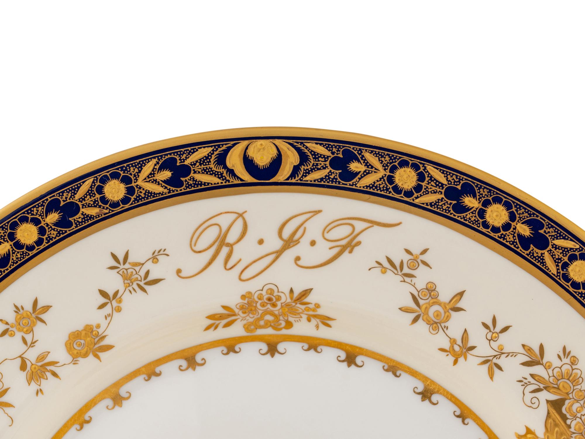 A Minton Dynasty Porcelain Dinner Service
