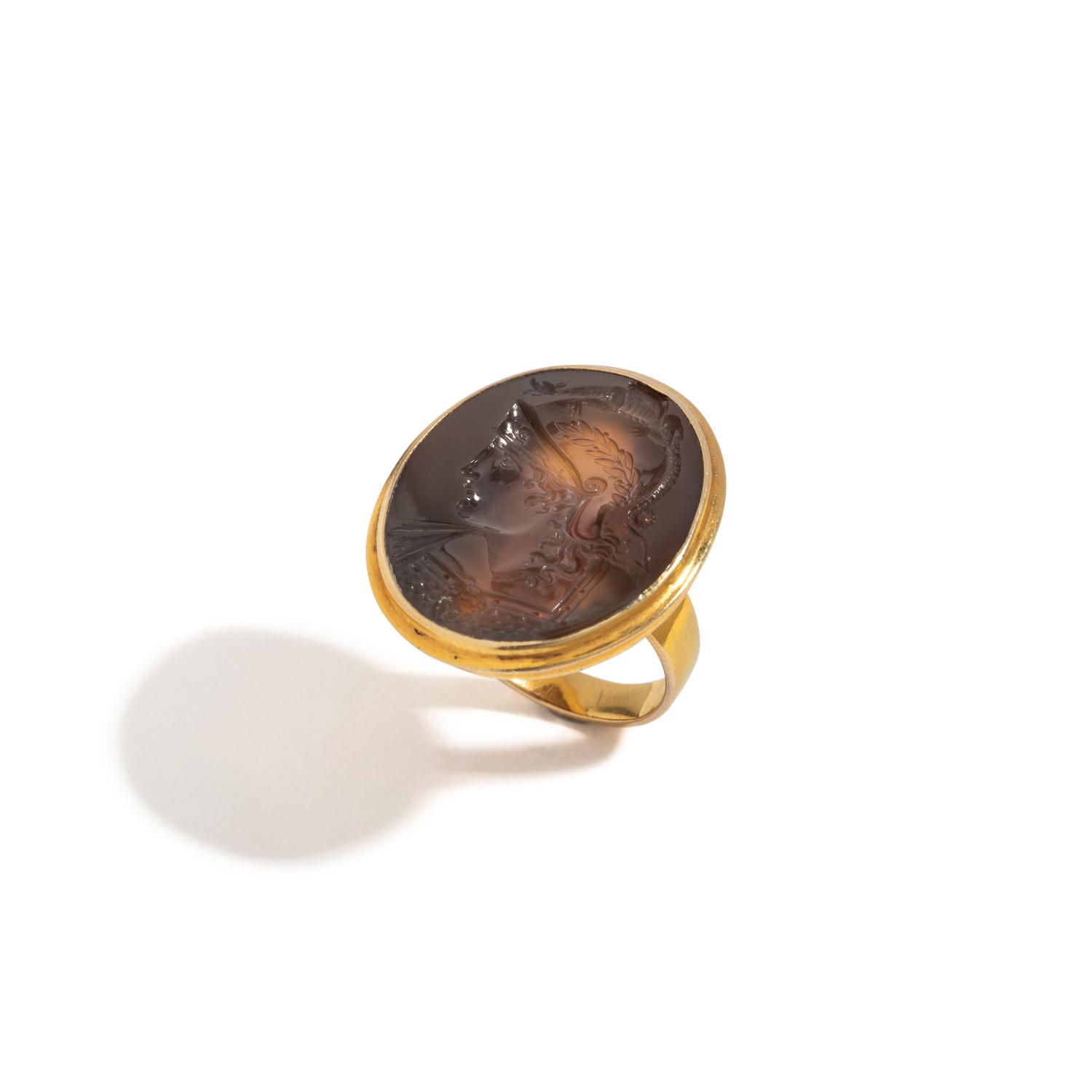 A Fine Neoclassical Gold and Agate Finger Ring with a Bust of the Goddess Athena