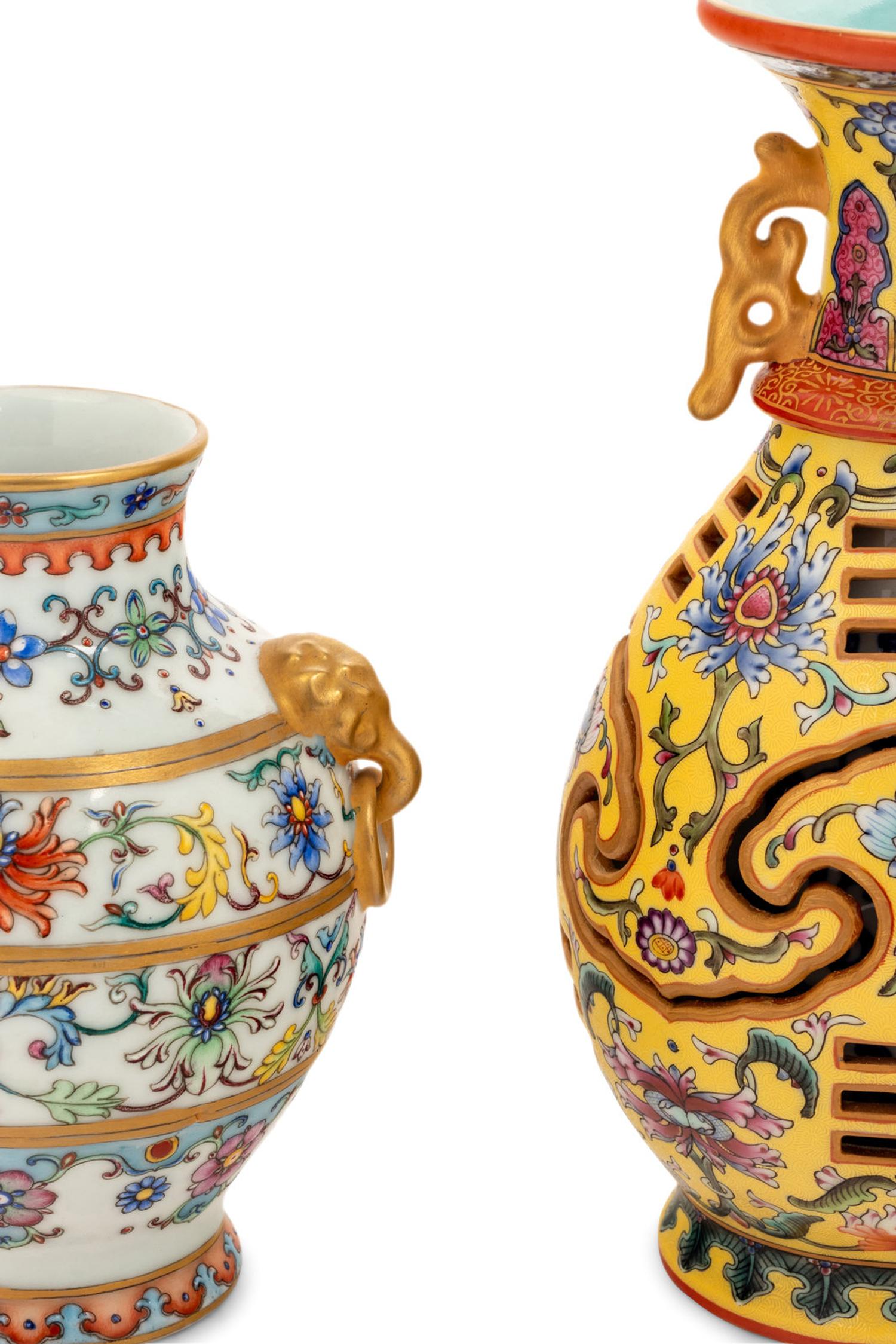 12 Chinese and Japanese Porcelain Vessels