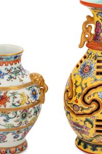 12 Chinese and Japanese Porcelain Vessels