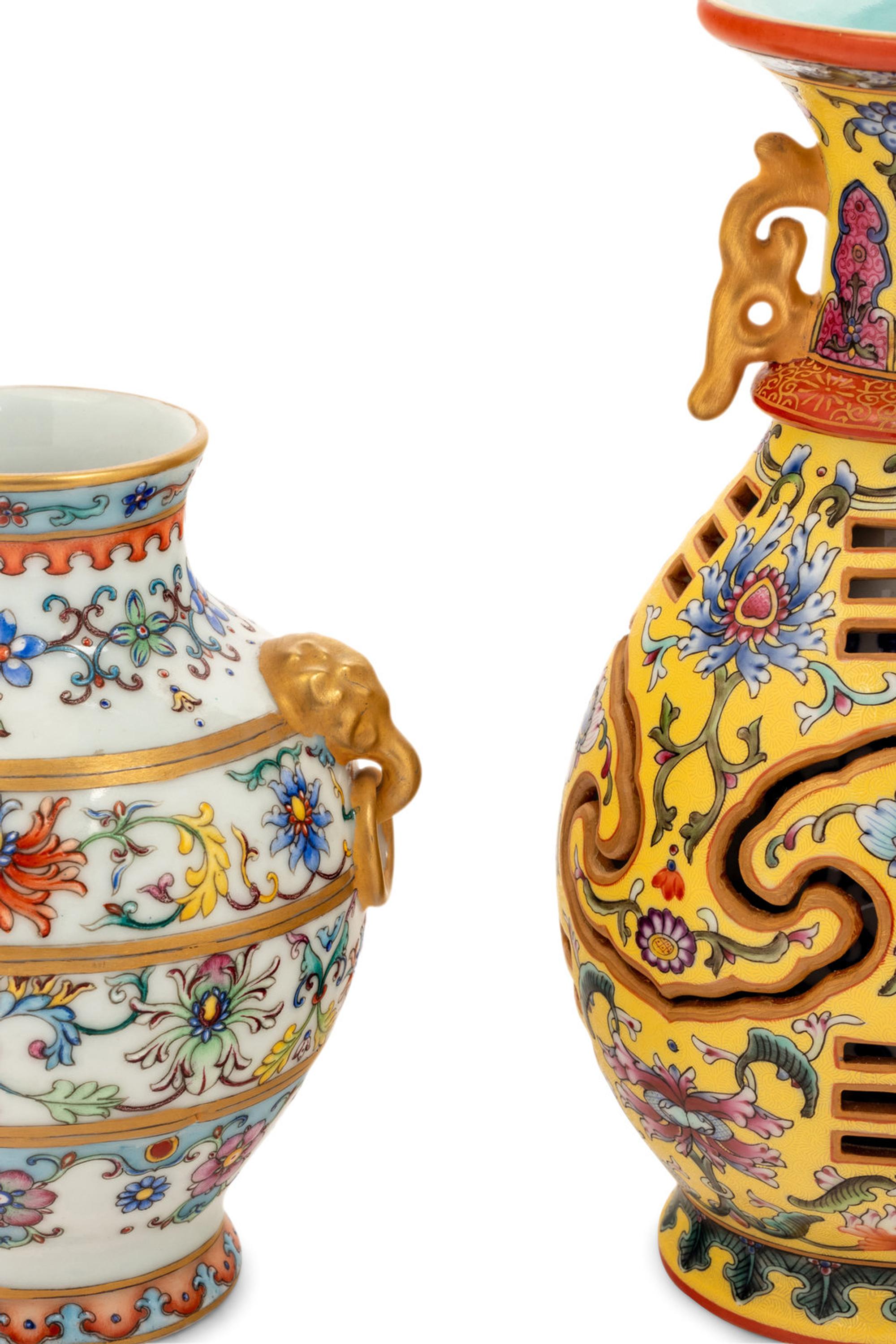 12 Chinese and Japanese Porcelain Vessels