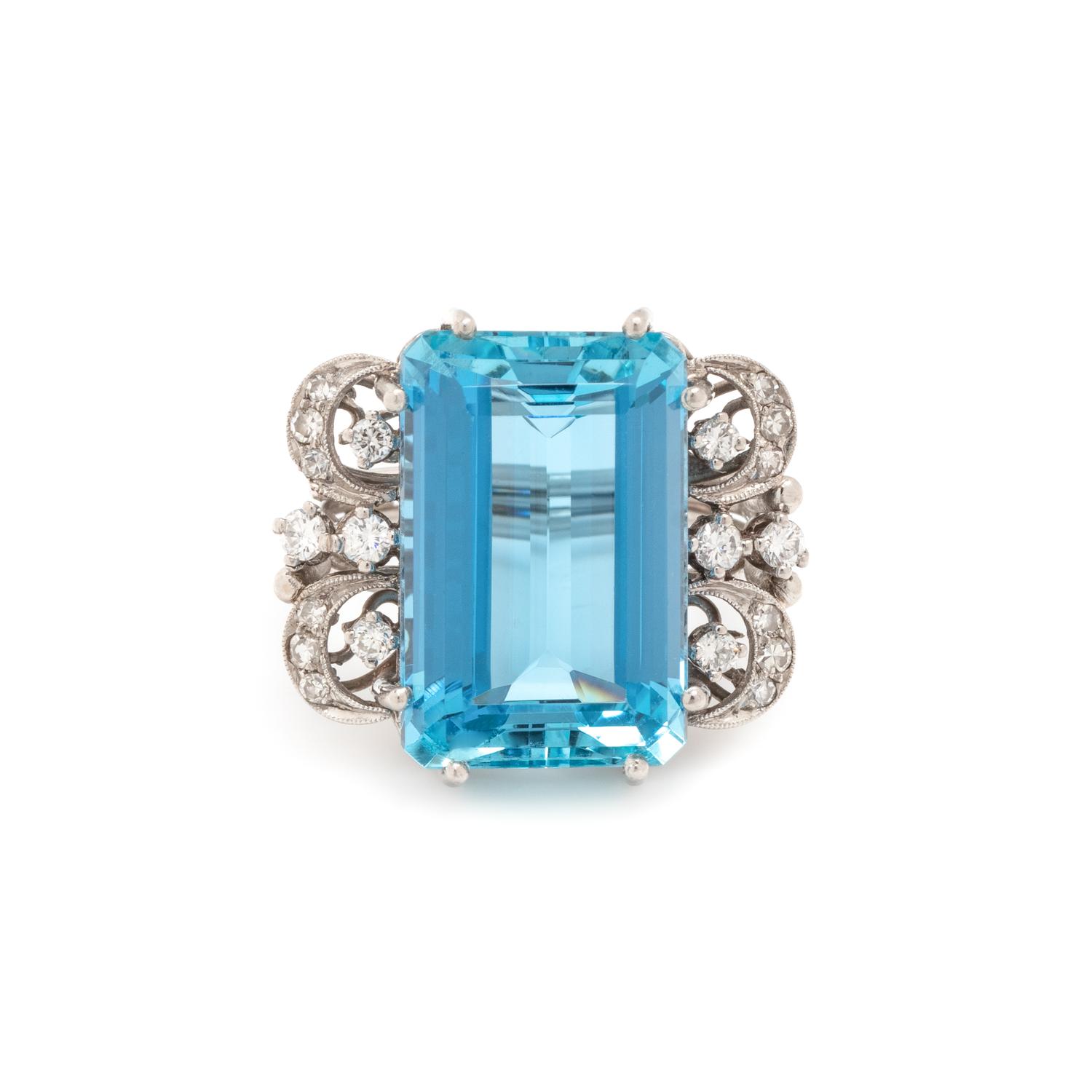AQUAMARINE AND DIAMOND RING