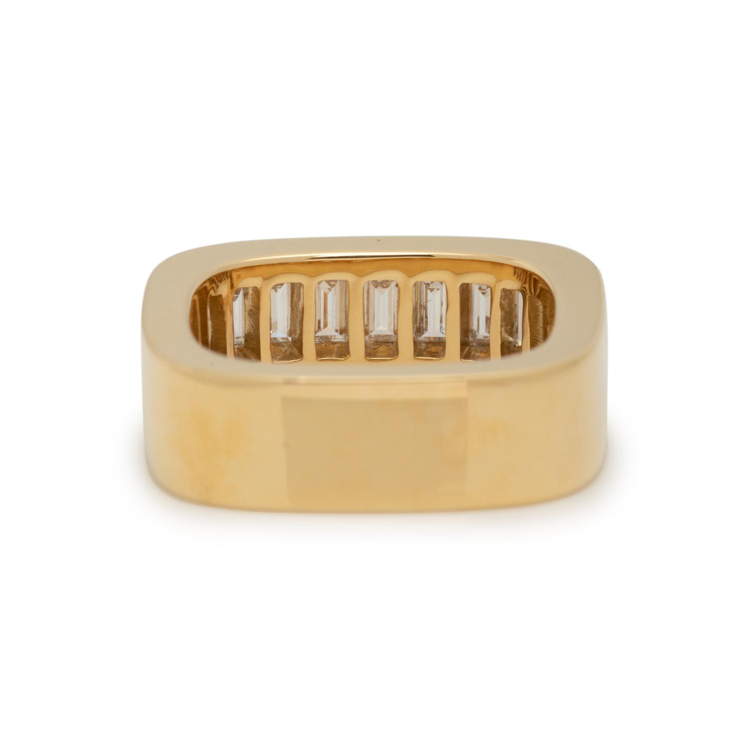 SCHLUGER, YELLOW GOLD AND DIAMOND RING