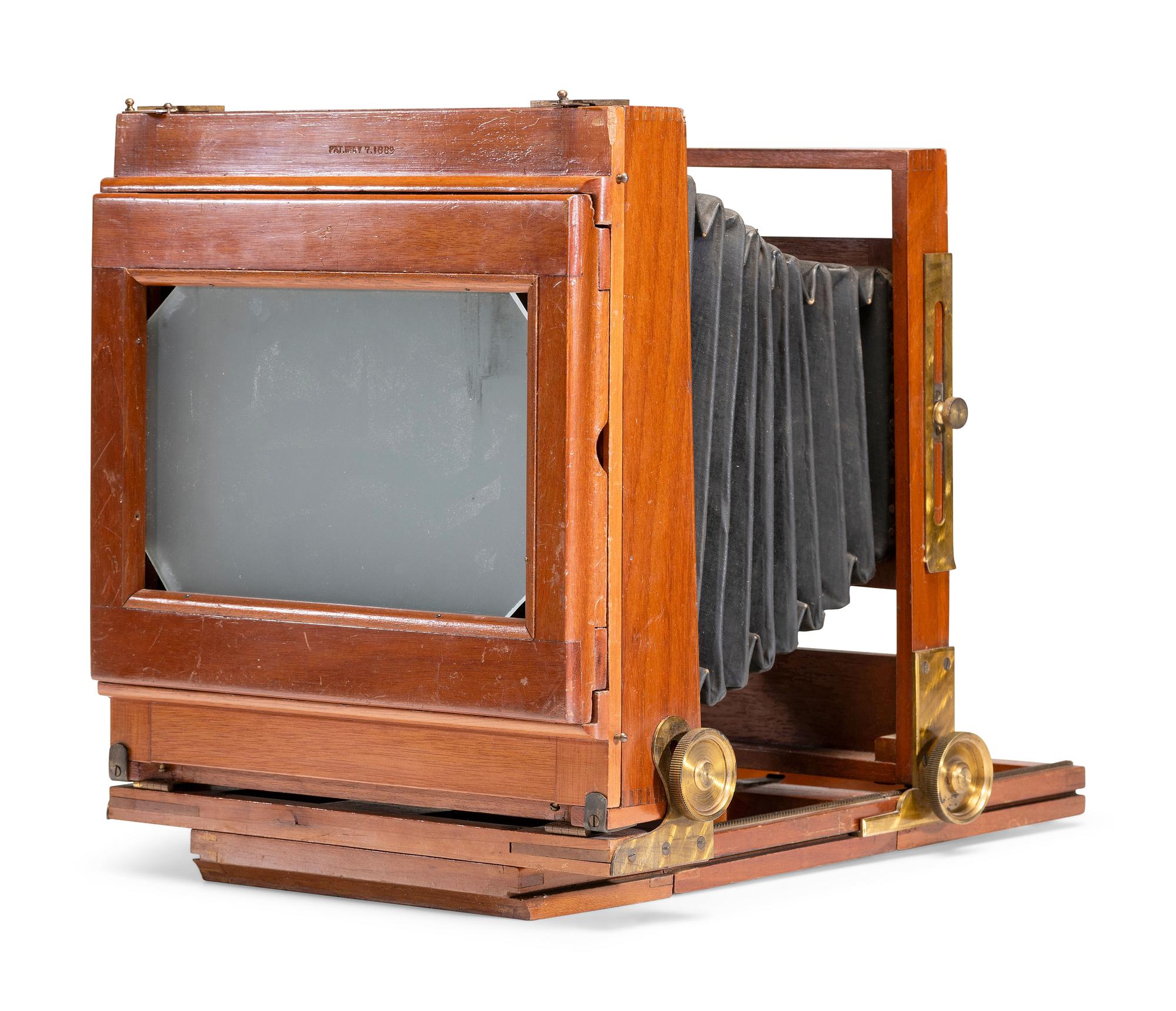 [EARLY PHOTOGRAPHY]. Front focusing field camera. G. Gennert, New York, ca 1889.