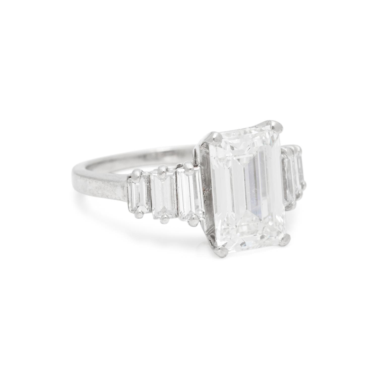 DIAMOND RING