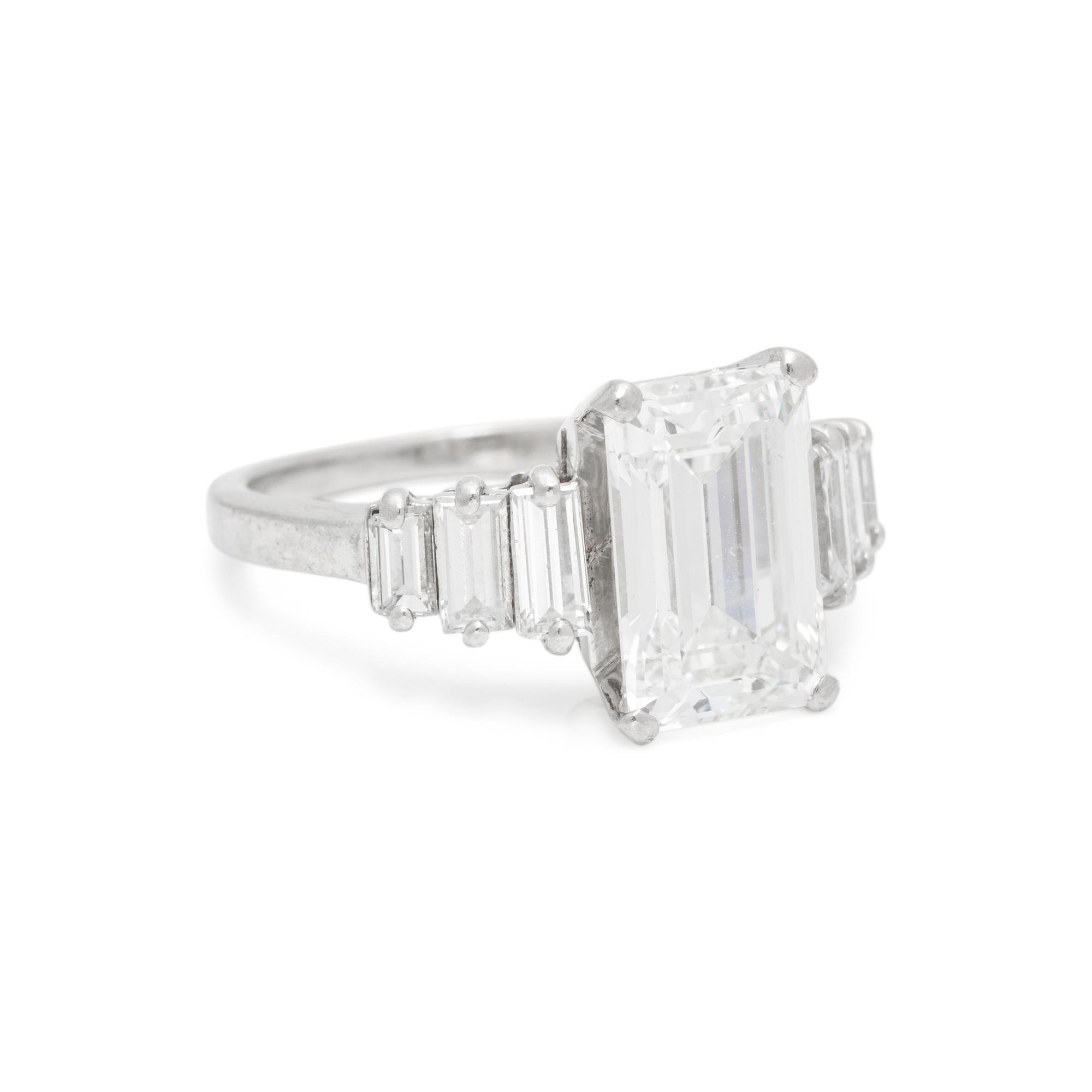 DIAMOND RING