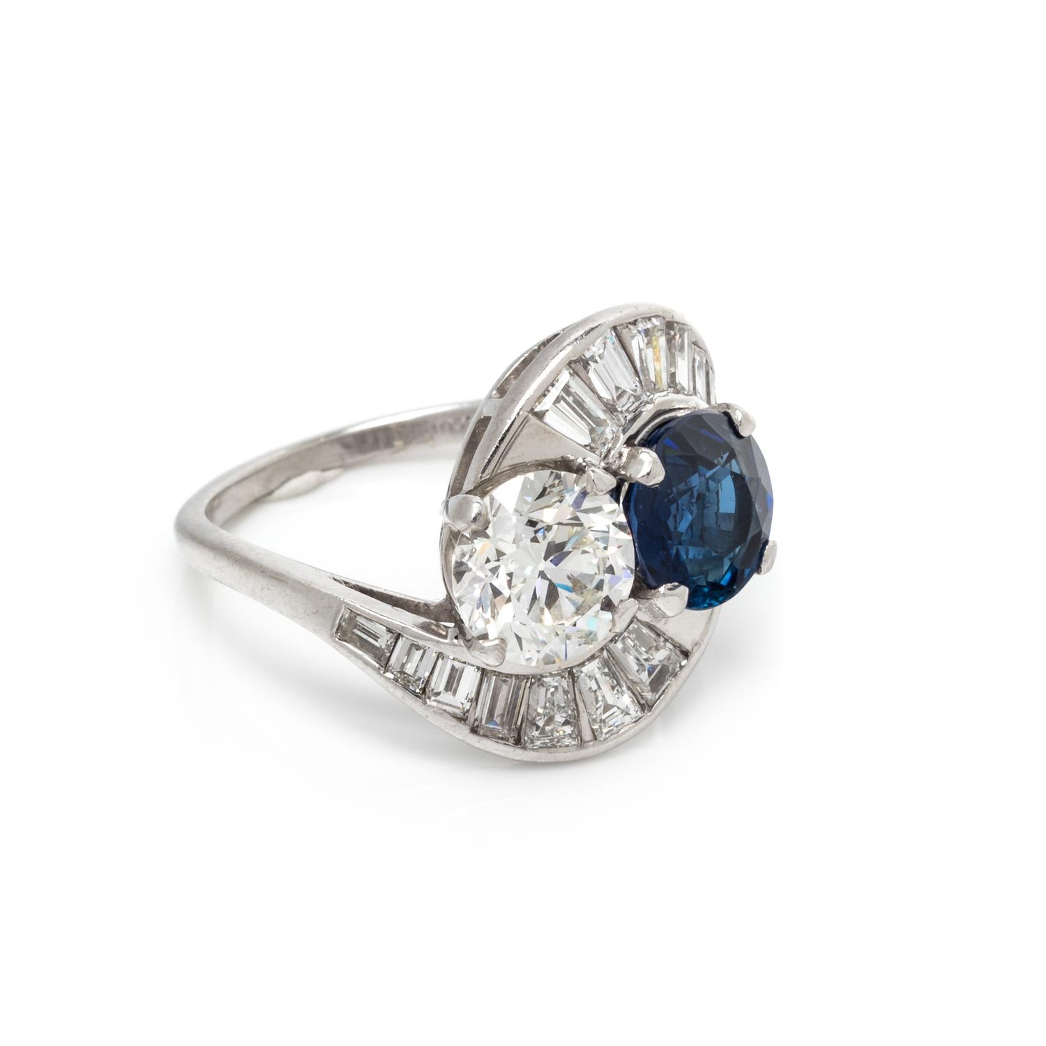 SAPPHIRE AND DIAMOND 'TOI ET MOI' RING
