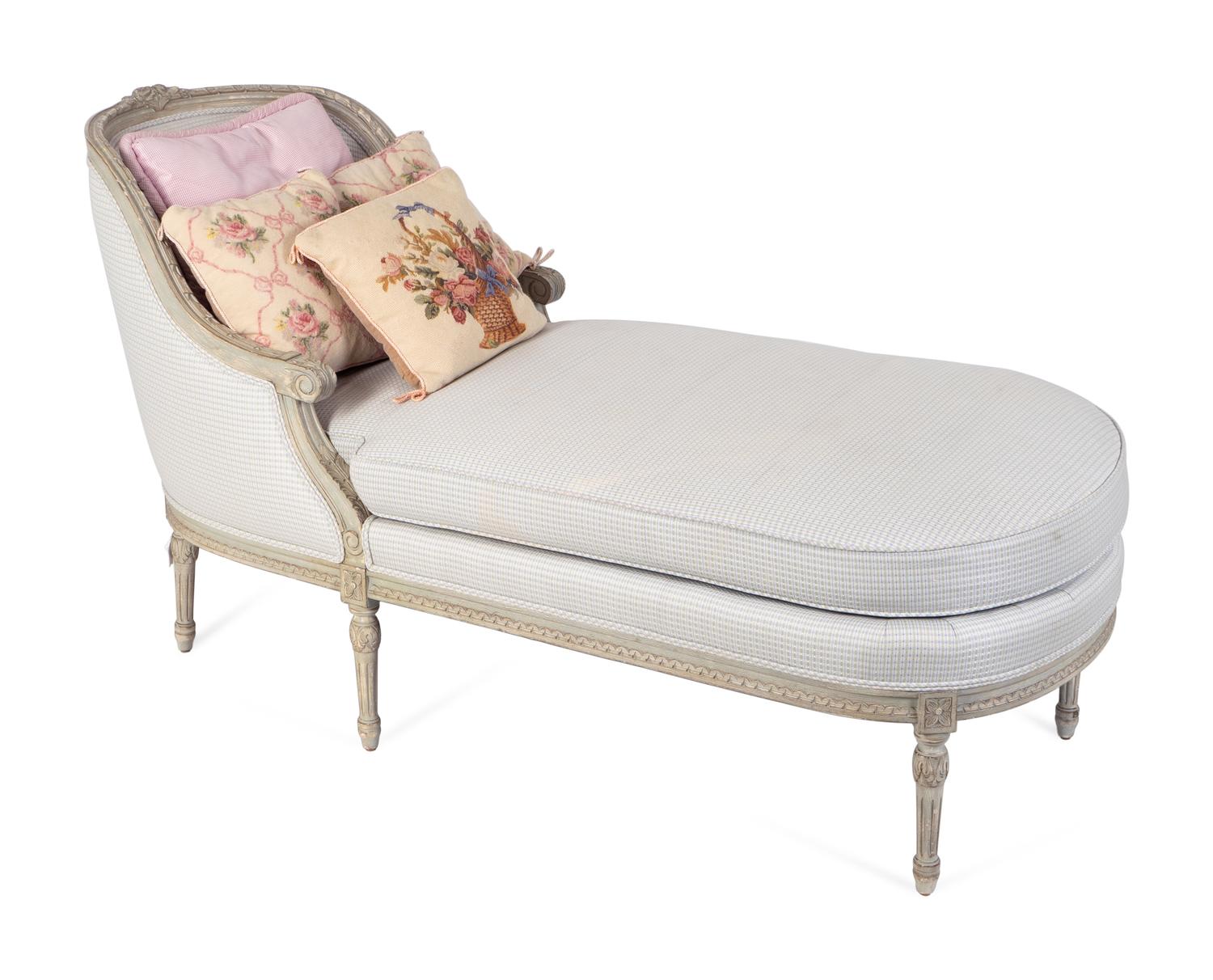A Louis XVI Style Carved and Grey Painted Chaise Longue — 19TH/20TH CENTURY