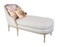A Louis XVI Style Carved and Grey Painted Chaise Longue — 19TH/20TH CENTURY