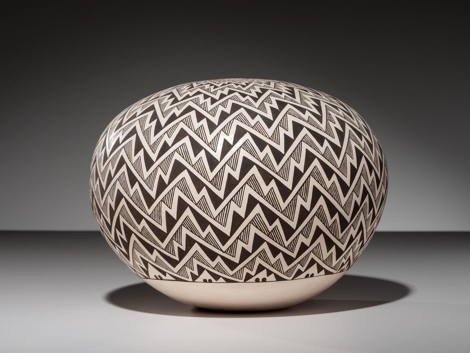 Fine Line Pottery Jar, Anasazi Revival