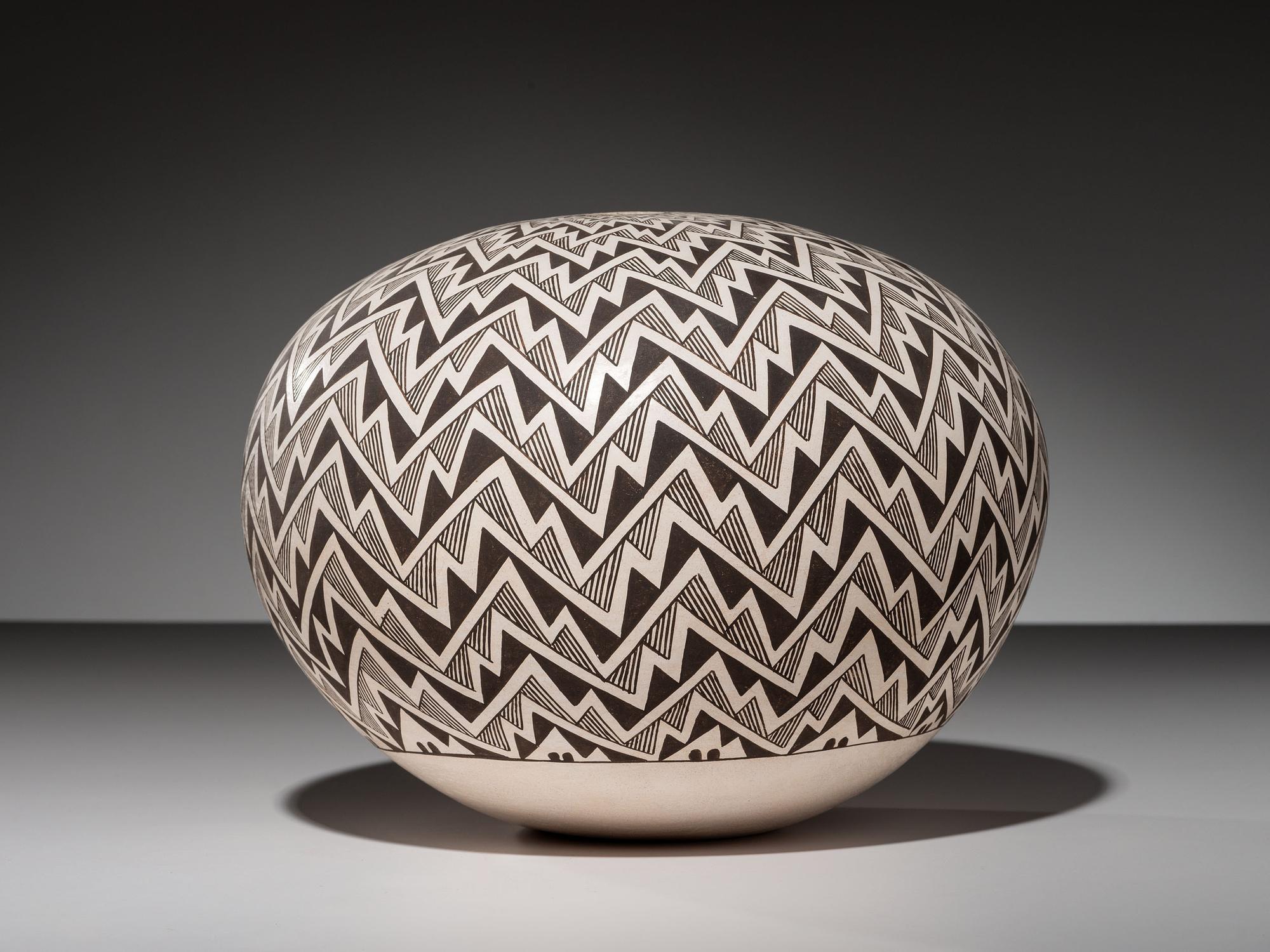 Fine Line Pottery Jar, Anasazi Revival