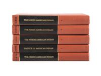 CURTIS, Edward (1868-1952). The North American Indian. New York, San Francisco, London: Johnson Reprint Corporation, 1976.