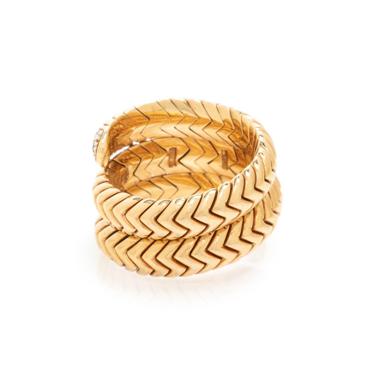 BULGARI, YELLOW GOLD AND DIAMOND 'SPIGA' RING