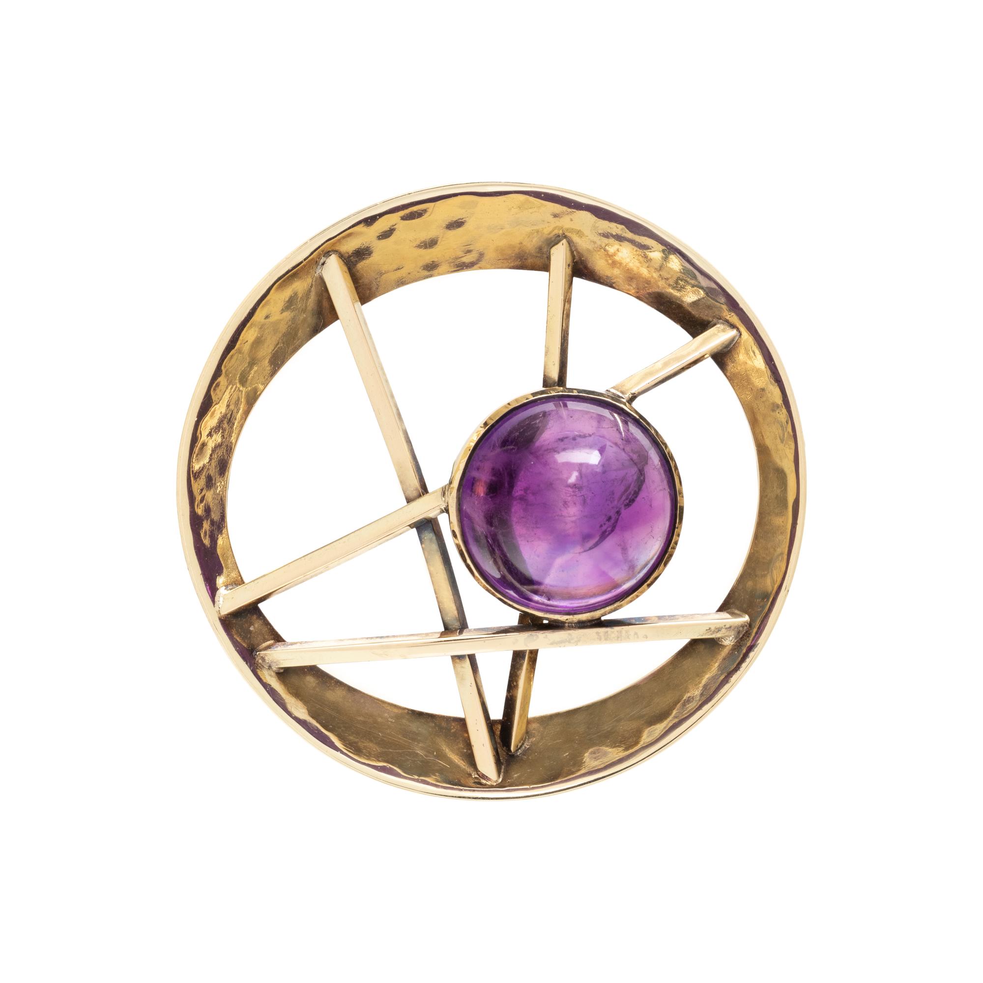 MODERNIST, YELLOW GOLD AND AMETHYST BROOCH