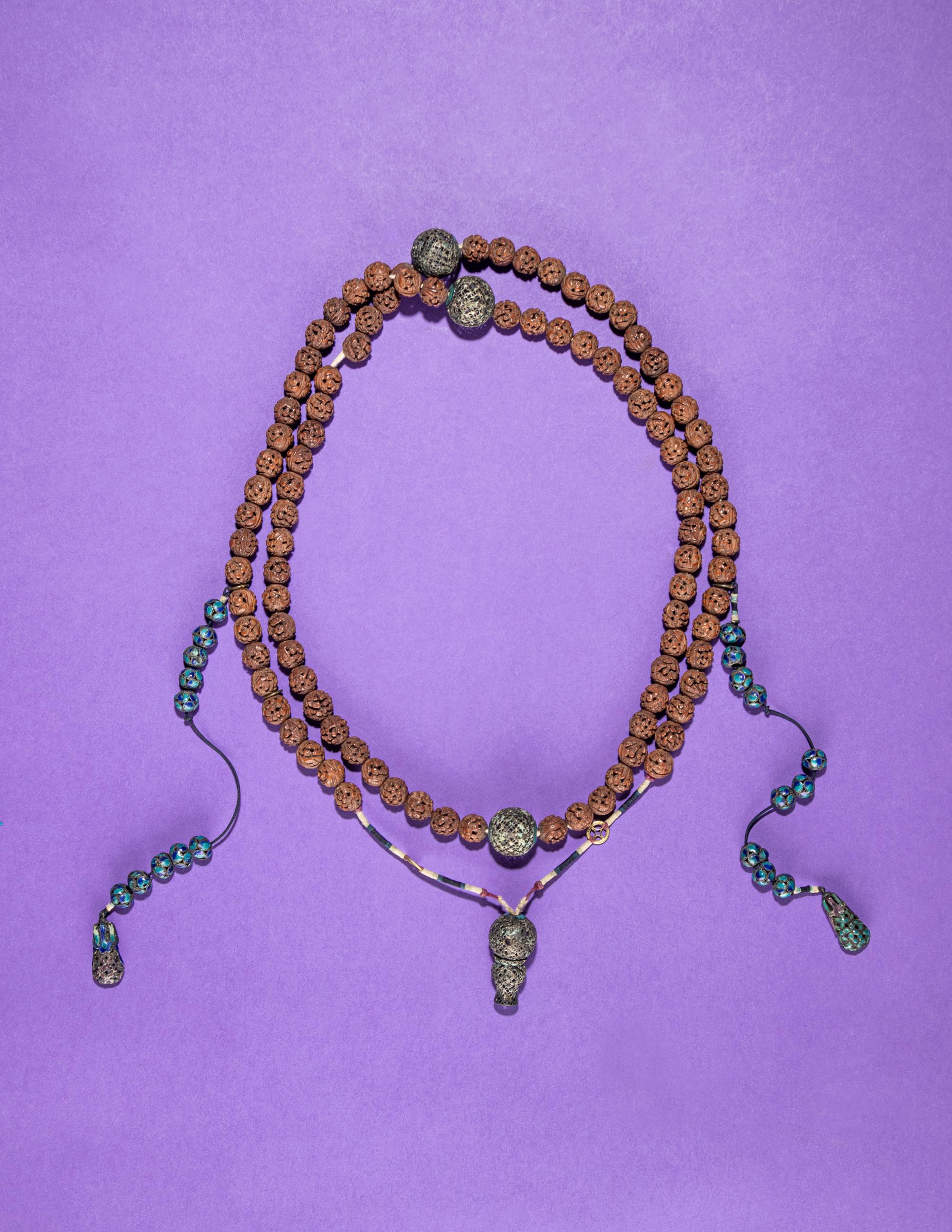 A Carved Fruit Nut and Cloisonné Enamel Court Necklace, Chaozhu