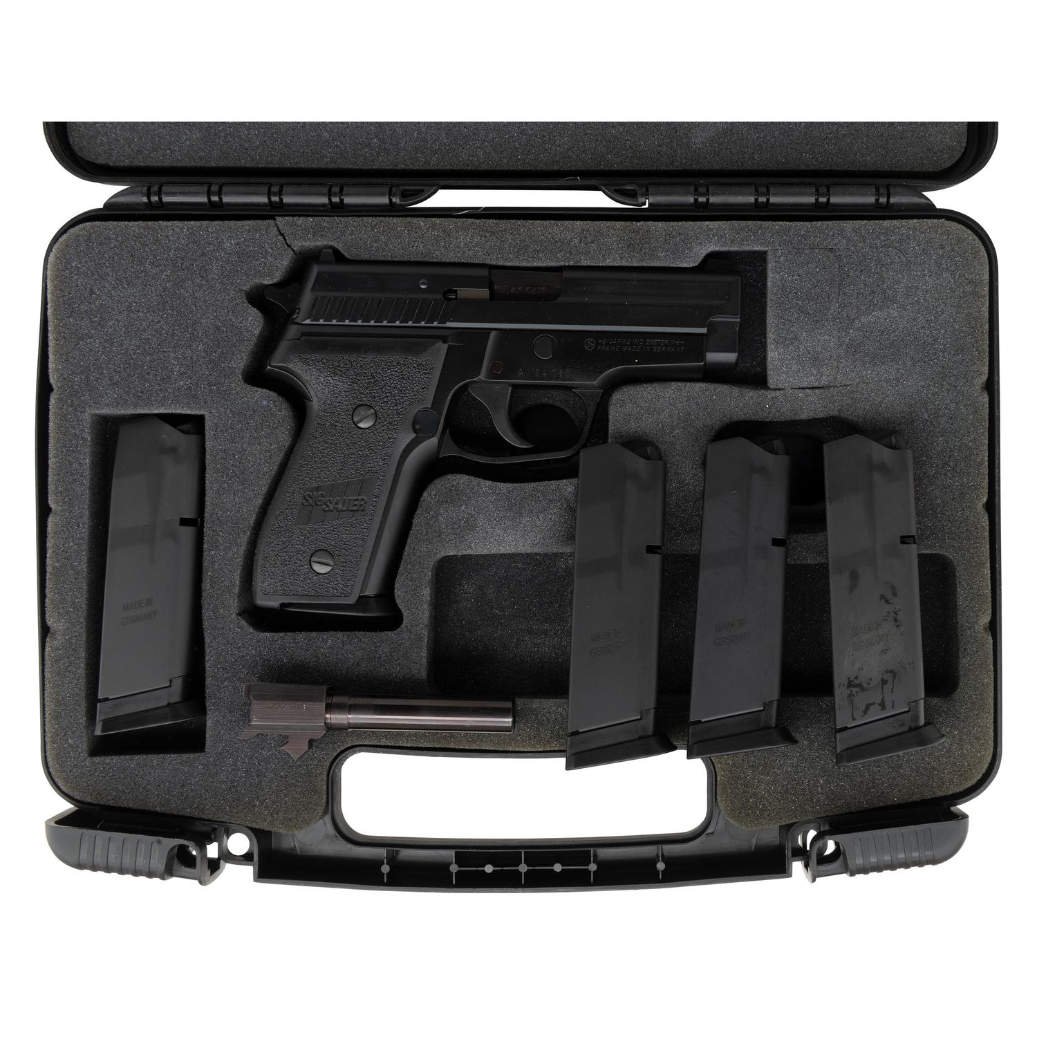 *Sig Sauer P229 with .40 S&W and .357 Sig Barrels in Box with Accessories