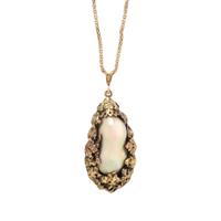 ARTS & CRAFTS, YELLOW GOLD AND BLISTER PEARL PENDANT NECKLACE