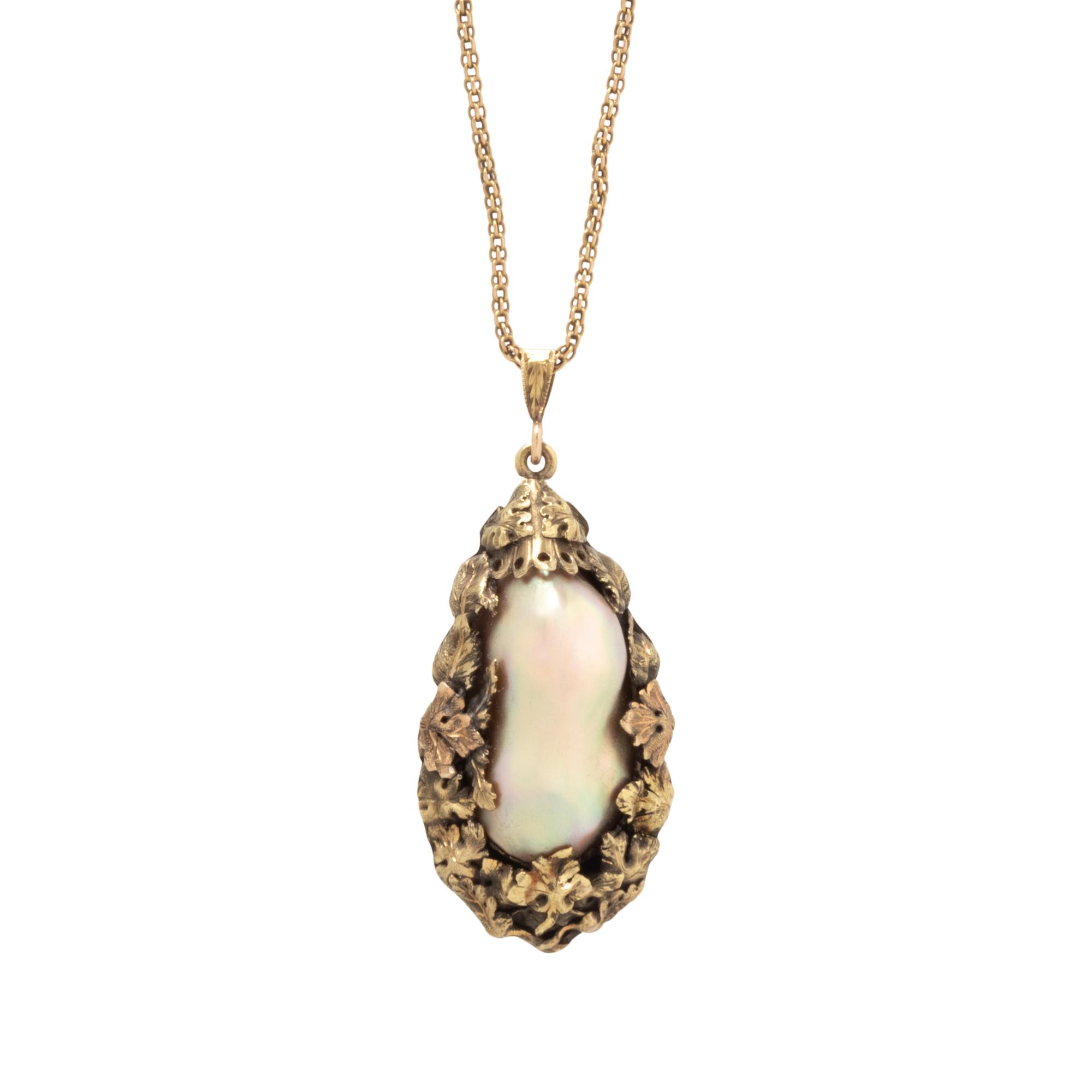 ARTS & CRAFTS, YELLOW GOLD AND BLISTER PEARL PENDANT NECKLACE