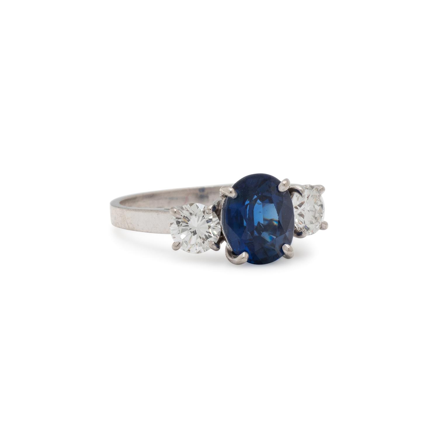 SAPPHIRE AND DIAMOND RING