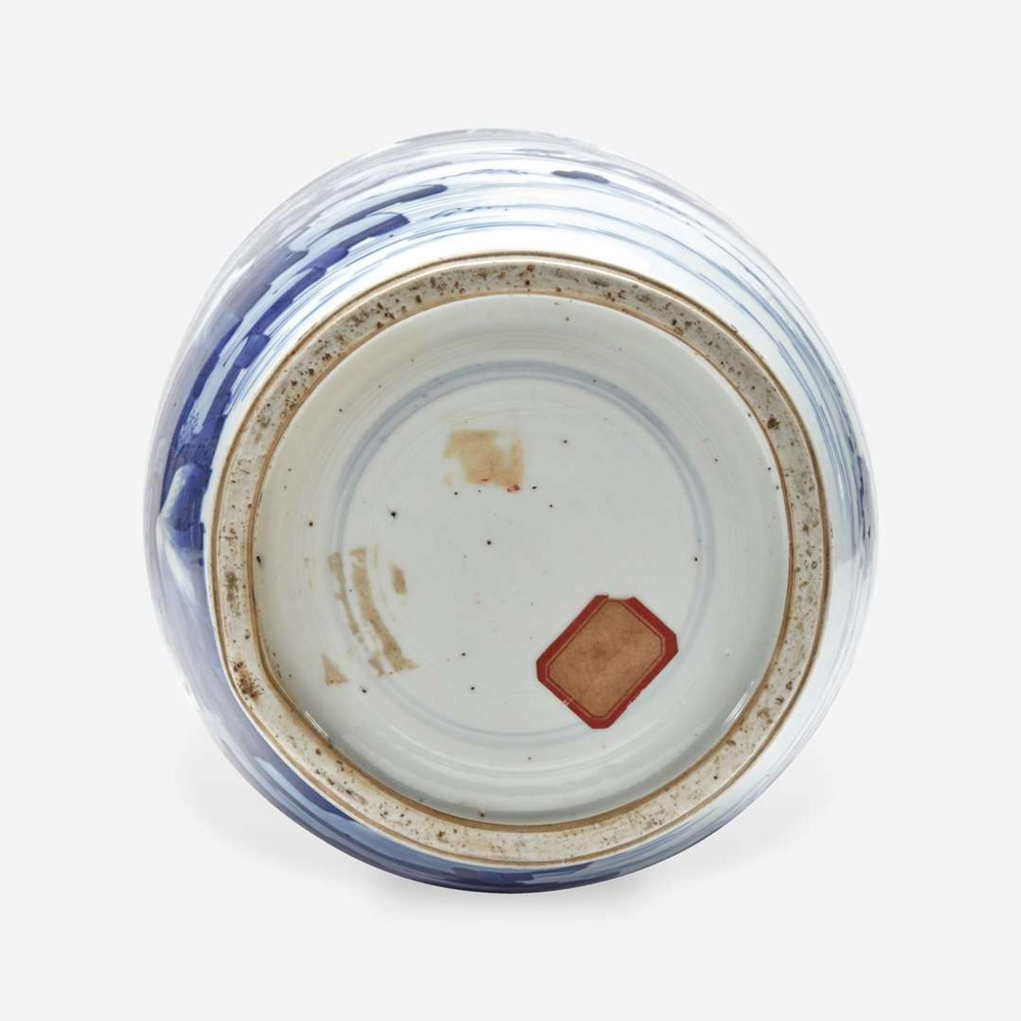 A Chinese blue and white porcelain rouleau vase 青花山水人物纸槌瓶