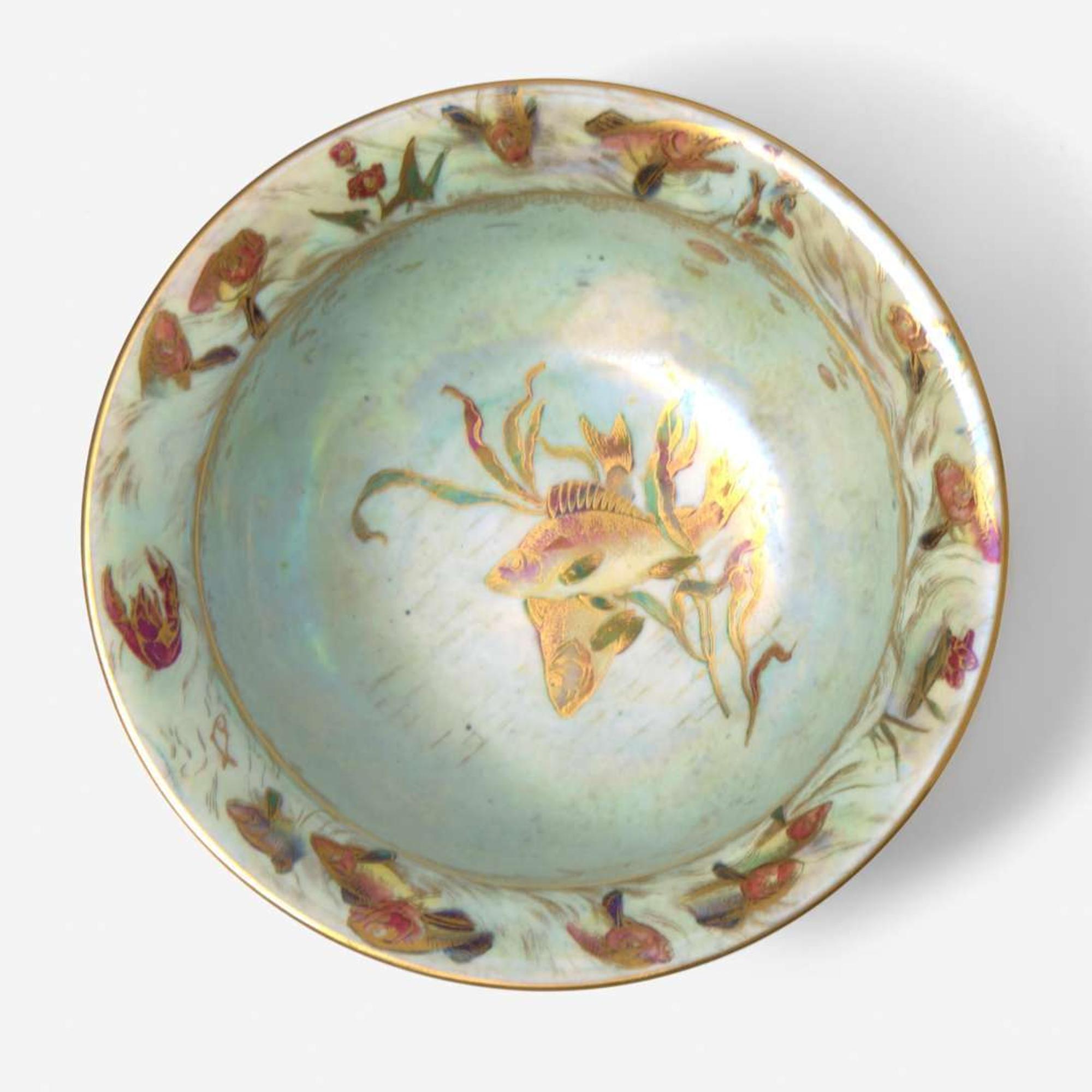 A Wedgwood Ordinary Lustre Fish-Decorated Bowl UK, circa 1915