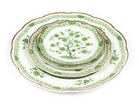 A Haviland Limoges Bonneval Porcelain Dinner Service