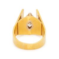 YELLOW GOLD AND DIAMOND RING