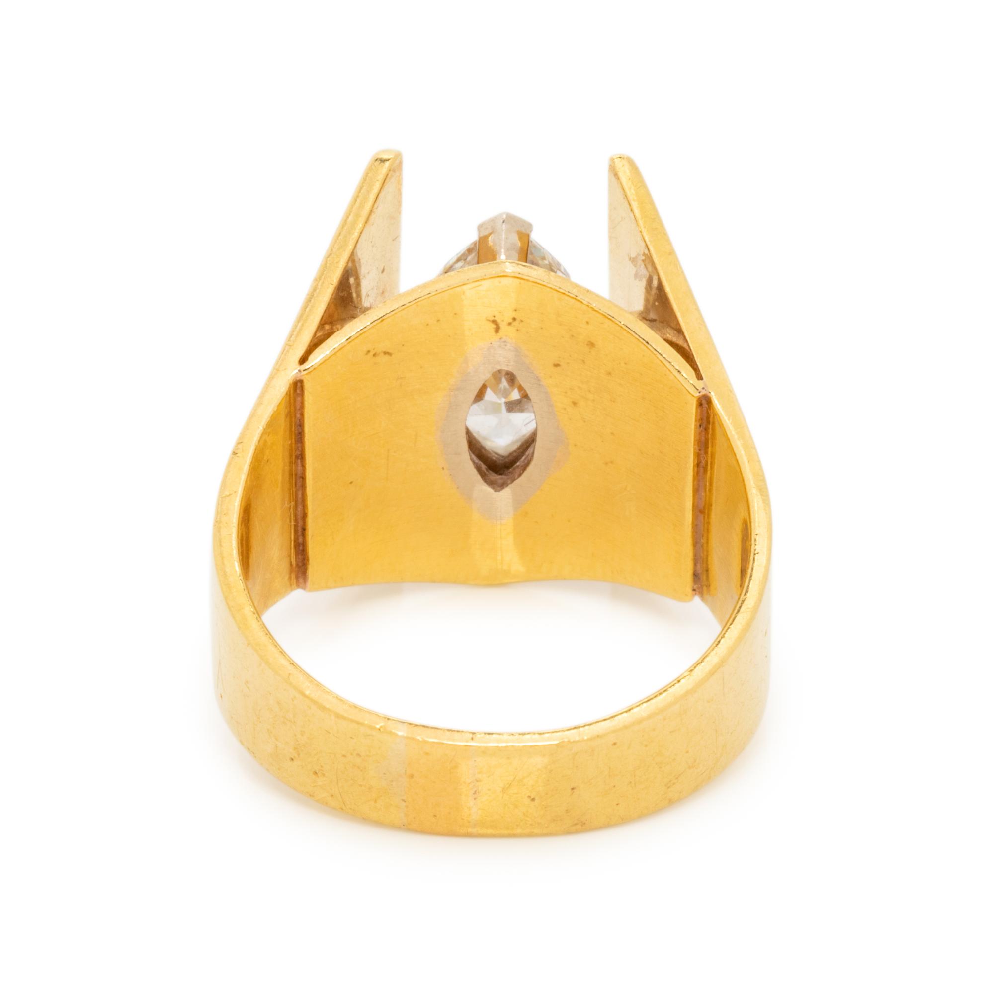 YELLOW GOLD AND DIAMOND RING
