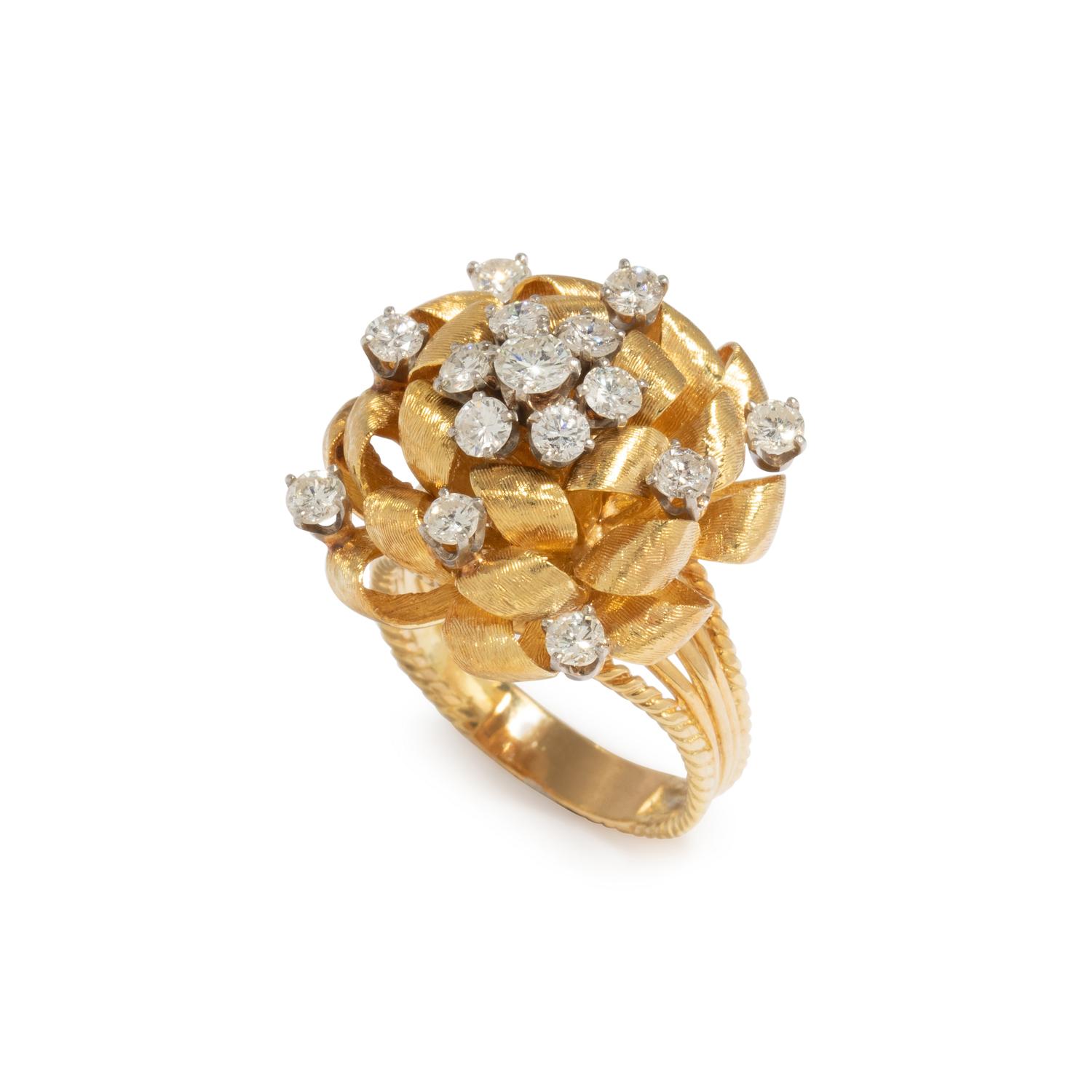 DIAMOND AND YELLOW GOLD RIBBON MOTIF RING