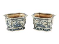 A Pair of Chinese Export Porcelain Jardinieres
