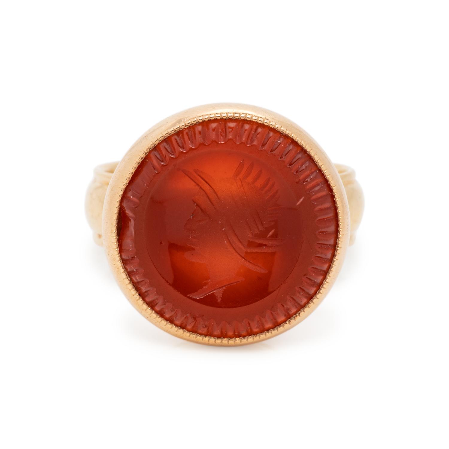 YELLOW GOLD AND CARNELIAN INTAGLIO RING