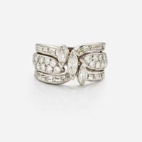 A Ladies 18K White Gold and Diamond Ring
