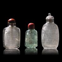 Three Chinese Carved Semiprecious Stone Snuff Bottles, 19th-Early 20th Century — 晚清-民國 水晶、海藍寶鼻煙壺三支