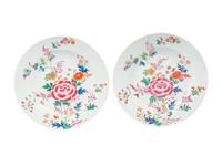 A Pair of Chinese Export Porcelain Plates