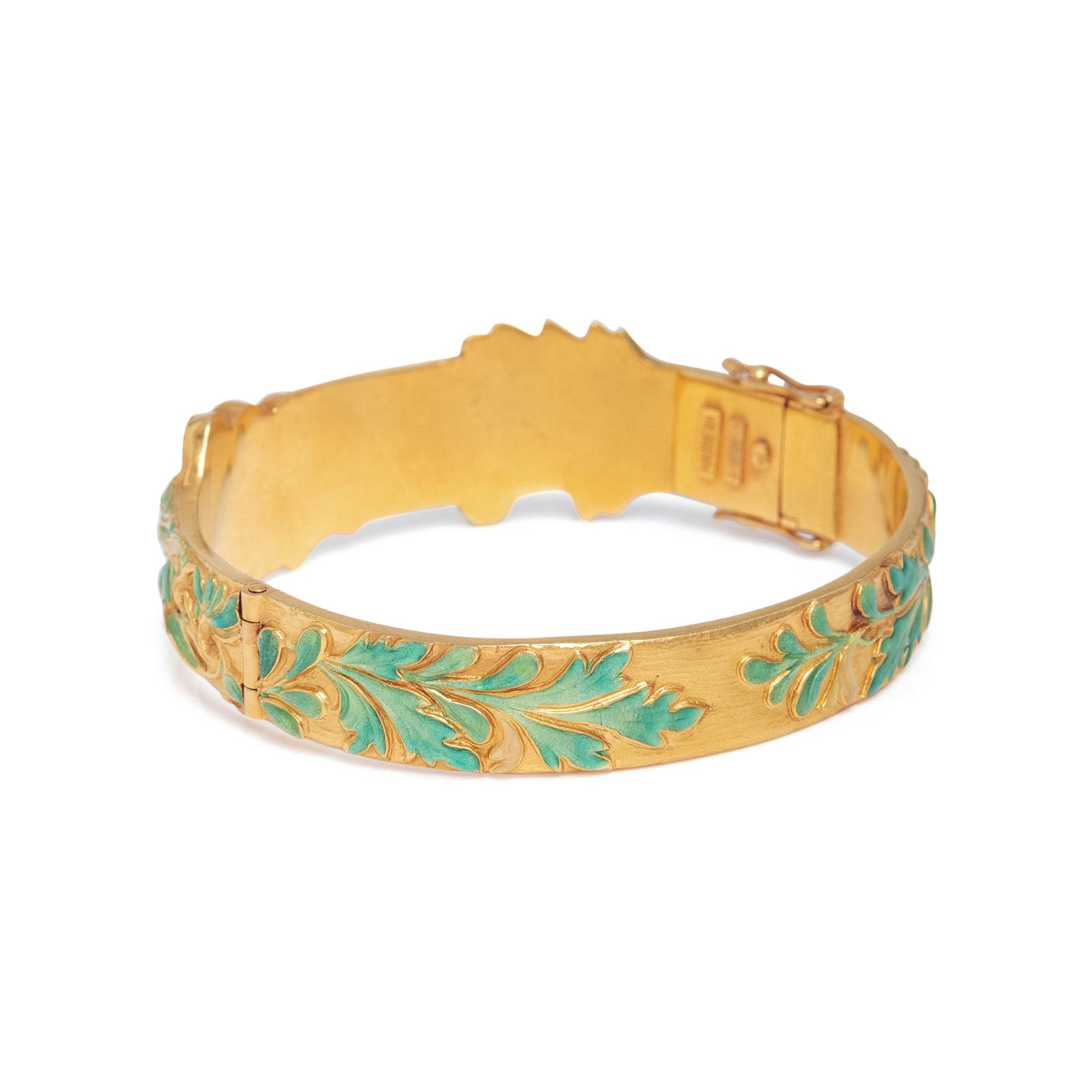 MASRIERA, YELLOW GOLD AND ENAMEL BANGLE BRACELET