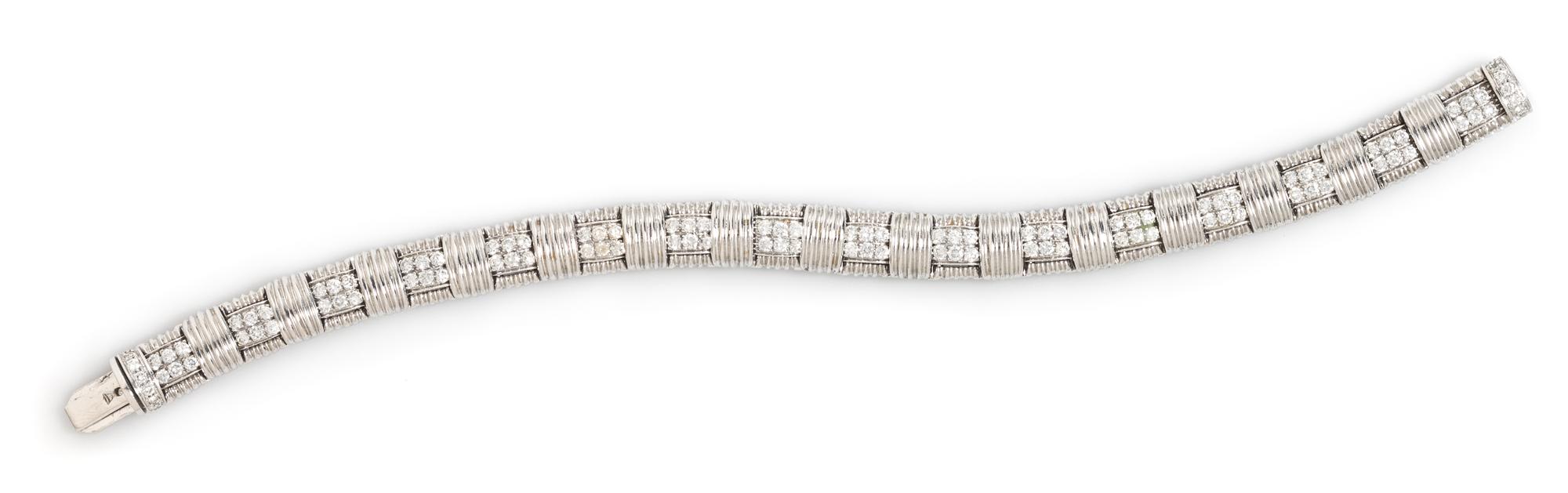 An 18 Karat White Gold and Diamond 'Appassionata' Bracelet, Roberto Coin, 21.85 dwts.