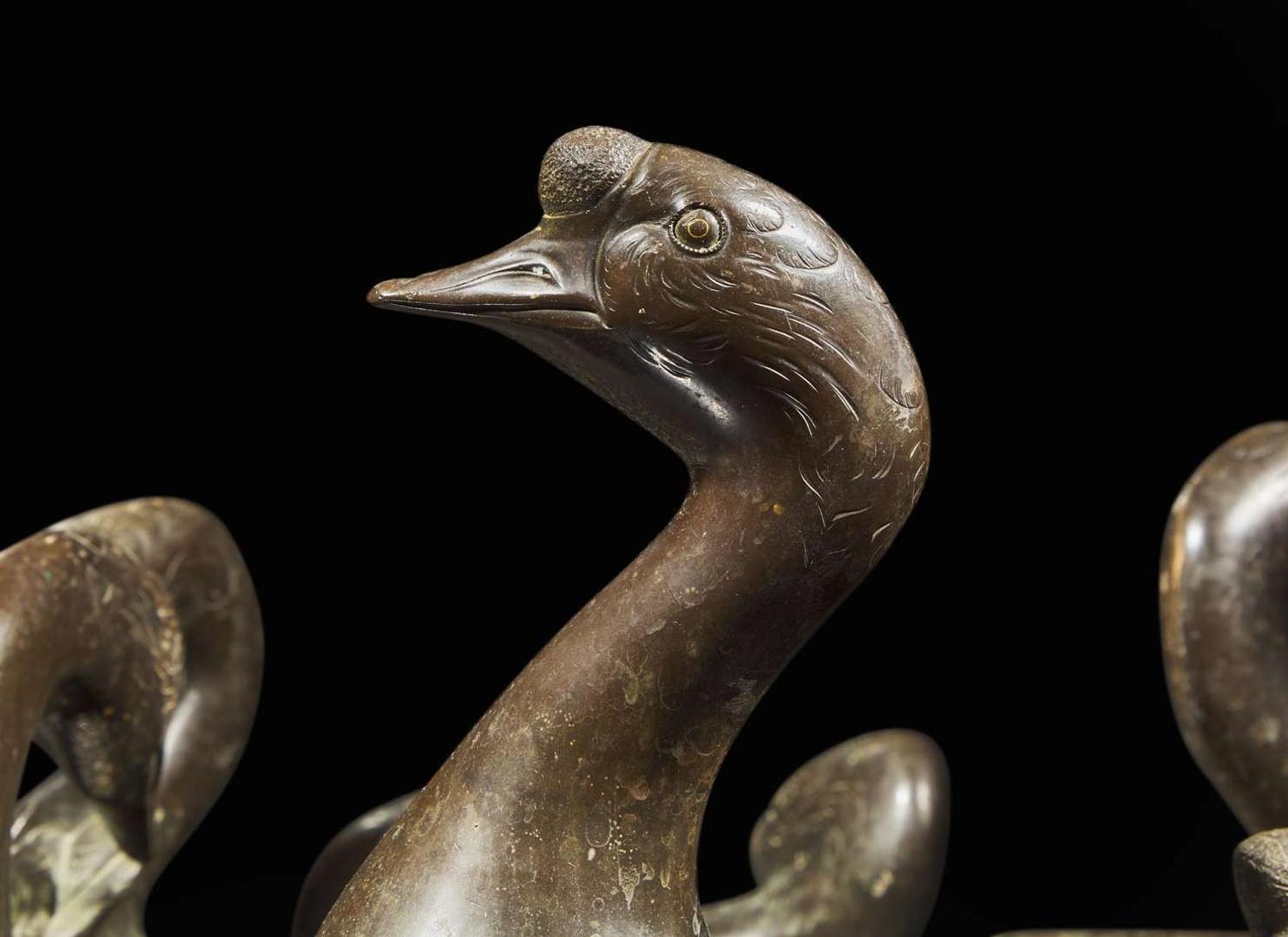 A large Japanese patinated bronze “Geese” jardinière, Meiji/Taisho period 銅加漆鵝形花盆 明治至大正