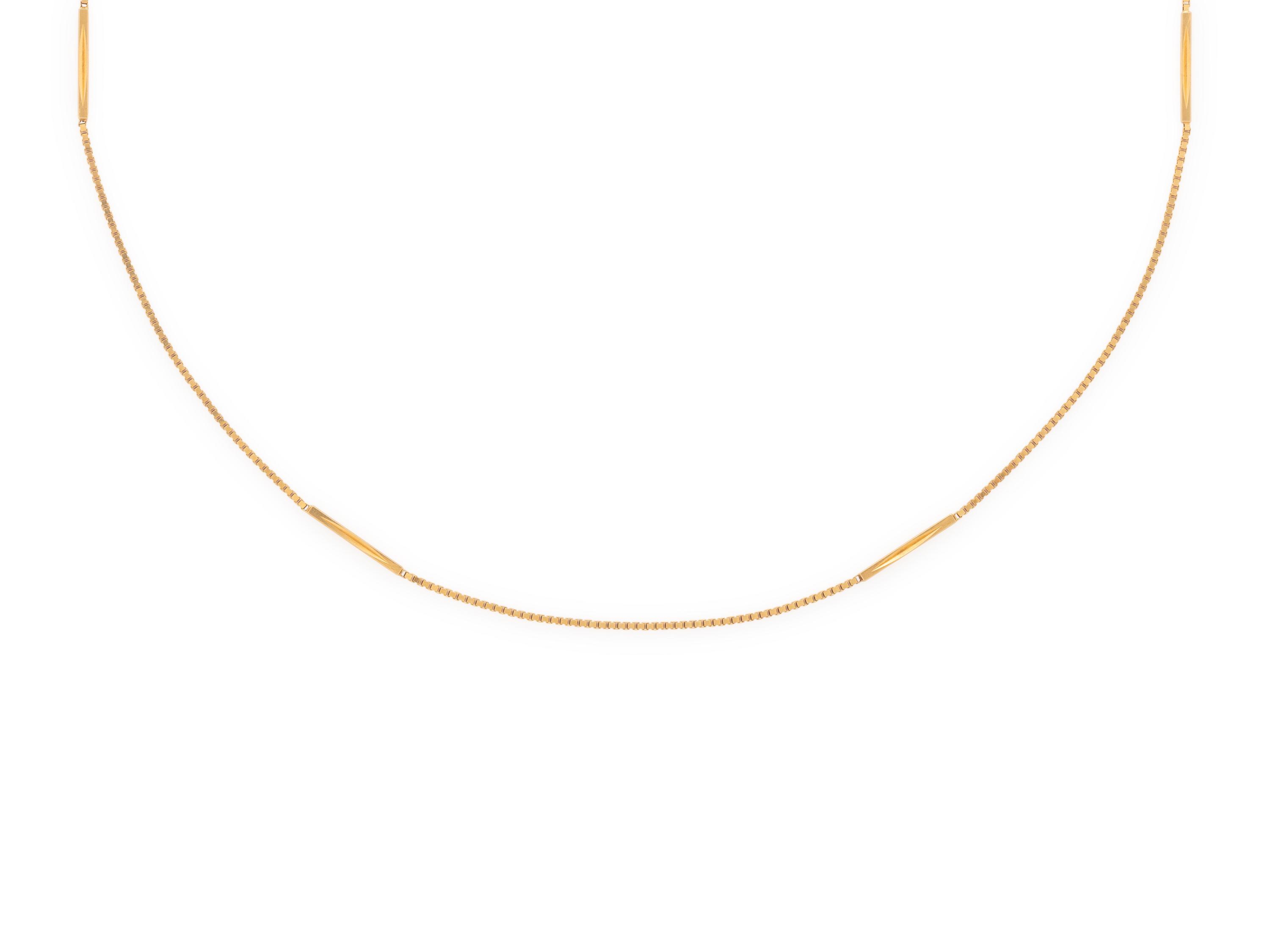 COLLECTION OF YELLOW GOLD NECKLACES